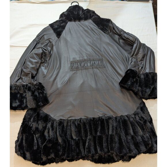Darkwin Black Goth Coat Faux Fur Trim Ruffle Hem Zip Women’s XXL 1X/2X - Picture 5 of 8
